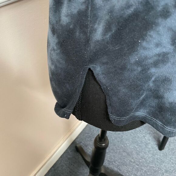 PINK Victoria’s Secret Navy Tie Dye Tee - Picture 3 of 5